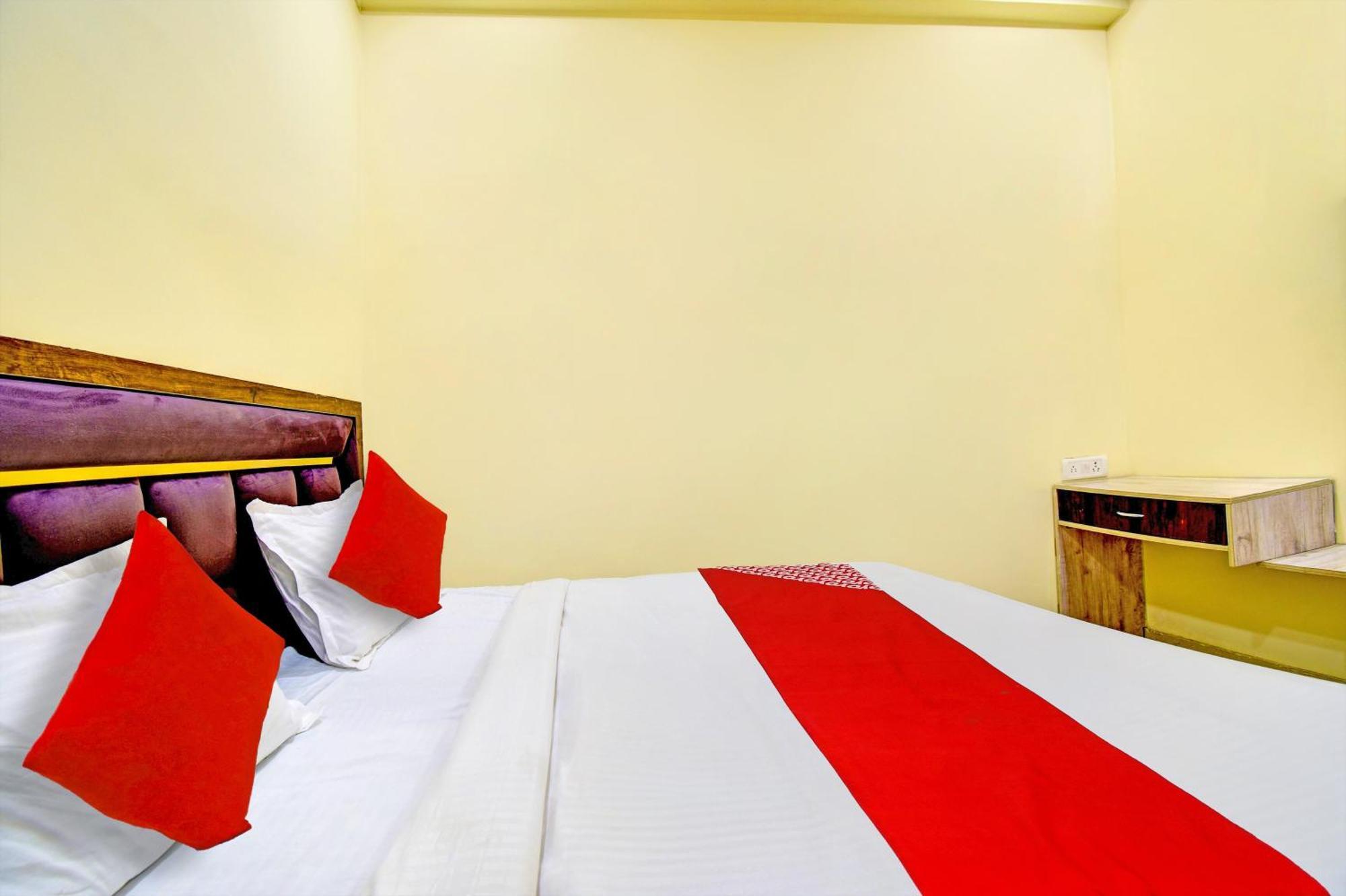 Hotel O Friendship Inn Delhi  Dış mekan fotoğraf